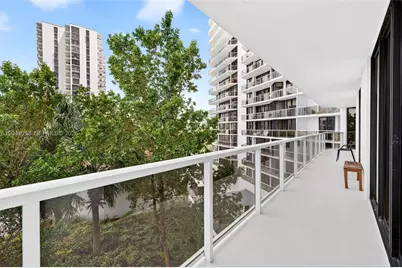 20281 E Country Club Dr #407, Aventura, FL 33180 - Photo 4