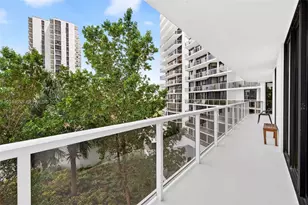 20281 E Country Club Dr, Aventura, FL 33180 - Photo 4