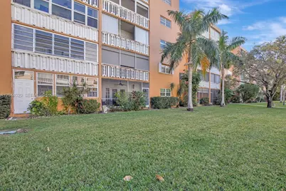 219 NE 14th Ave #306, Hallandale Beach, FL 33009 - Photo 12