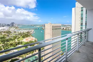 325 S Biscayne Blvd, Miami, FL 33131 - Photo 2