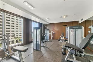 325 S Biscayne Blvd, Miami, FL 33131 - Photo 36