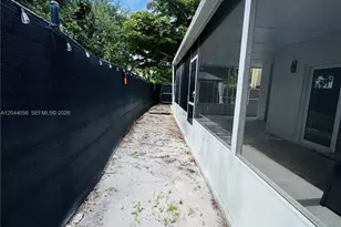 363 NE 35th Ter, Homestead, FL 33033 - Photo 28