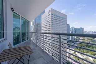 325 S Biscayne Blvd, Miami, FL 33131 - Photo 16