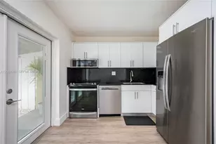 550 NW 82nd Ct, Miami, FL 33126 - Photo 22