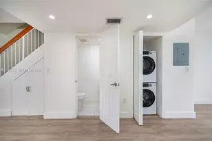 550 NW 82nd Ct, Miami, FL 33126 - Photo 18