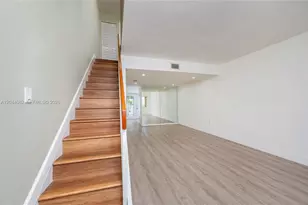 550 NW 82nd Ct, Miami, FL 33126 - Photo 14