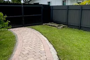 9760 SW 128th St, Miami, FL 33176 - Photo 32