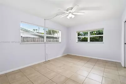 106 E Park Ln E, Hypoluxo, FL 33462 - Photo 12
