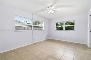 106 E Park Ln E, Hypoluxo, FL 33462 - Photo 12