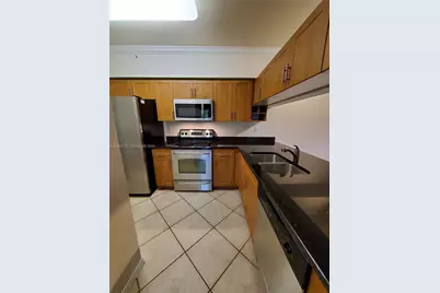 6458 Emerald Dunes #304, West Palm Beach, FL 33411 - Photo 2