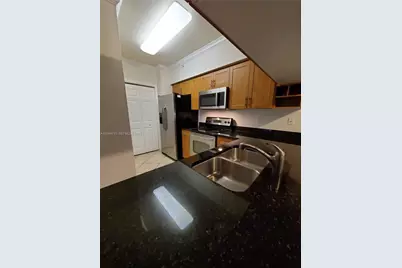 6458 Emerald Dunes #304, West Palm Beach, FL 33411 - Photo 4