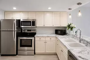 555 NE 15th St, Miami, FL 33132 - Photo 12