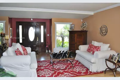 6315 Maynada St, Coral Gables, FL 33146 - Photo 4