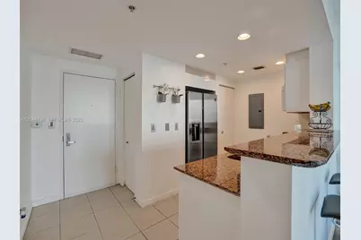 325 S Biscayne Blvd #1520, Miami, FL 33131 - Photo 14