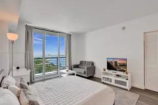 325 S Biscayne Blvd, Miami, FL 33131 - Photo 2