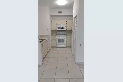 7290 NW 114th Ave #206-7, Doral, FL 33178 - Photo 4