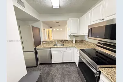 2711 Ocean Club Blvd #203, Hollywood, FL 33019 - Photo 8