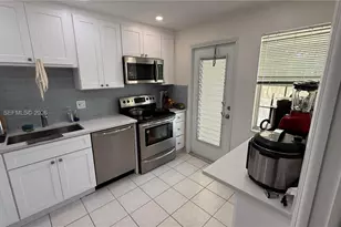 2901 S Palm Aire Dr, Pompano Beach, FL 33069 - Photo 1