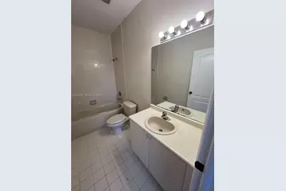 1661 SE 28th St #202, Homestead, FL 33035 - Photo 8