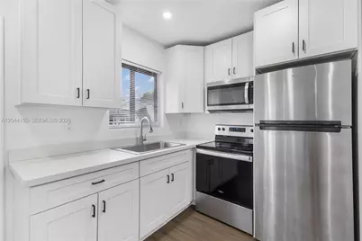 1918 Taft St #Rear Unit, Hollywood, FL 33020 - Photo 14