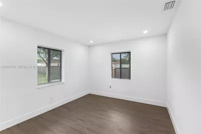 1918 Taft St #Rear Unit, Hollywood, FL 33020 - Photo 18