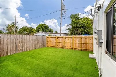 1918 Taft St #Rear Unit, Hollywood, FL 33020 - Photo 4