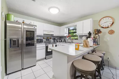 2801 SW 24th St, Miami, FL 33145 - Photo 24