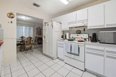 2801 SW 24th St, Miami, FL 33145 - Photo 8