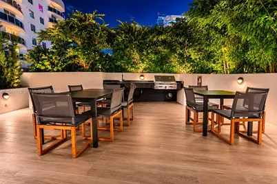 700 NE 23rd St #2304, Miami, FL 33137 - Photo 12