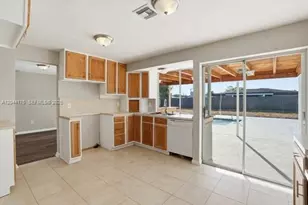312 Hollywood, Lehigh Acres, FL 33936 - Photo 12