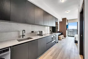 20 NE 11th, Miami, FL 33132 - Photo 10