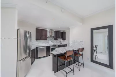 300 S Pointe Dr #706, Miami Beach, FL 33139 - Photo 6