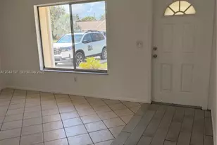 731 SW 24th St SW, Vero Beach, FL 32962 - Photo 2