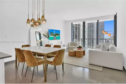 68 SE 6th St #2005, Miami, FL 33131 - Photo 6