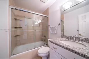 13140 Coronado Dr, North Miami, FL 33181 - Photo 28