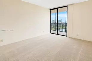 20301 W Country Club Dr, Aventura, FL 33180 - Photo 6