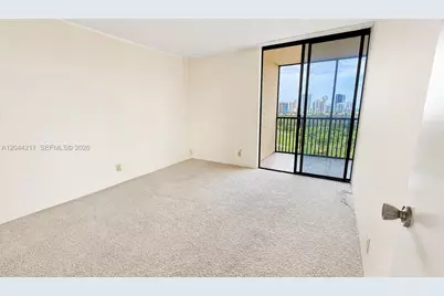 20301 W Country Club Dr #1826, Aventura, FL 33180 - Photo 12