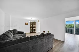 942 NE 199th St, Miami, FL 33179 - Photo 14