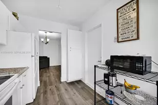942 NE 199th St, Miami, FL 33179 - Photo 8