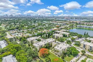 942 NE 199th St, Miami, FL 33179 - Photo 44