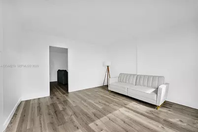 942 NE 199th St #4E, Miami, FL 33179 - Photo 18