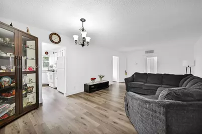 942 NE 199th St #4E, Miami, FL 33179 - Photo 10