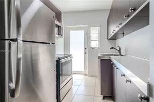 1011 Bay Dr, Miami Beach, FL 33141 - Photo 8