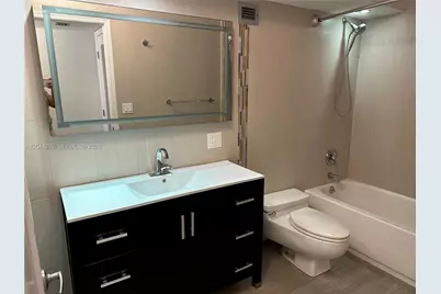 6039 Collins Ave #1205, Miami Beach, FL 33140 - Photo 16