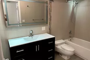 6039 Collins Ave, Miami Beach, FL 33140 - Photo 16