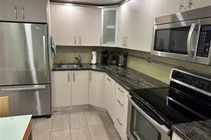 6039 Collins Ave, Miami Beach, FL 33140 - Photo 4