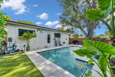 2220 SW 25th St, Miami, FL 33133 - Photo 6