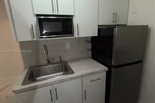6497 W 8th Ln, Hialeah, FL 33012 - Photo 10