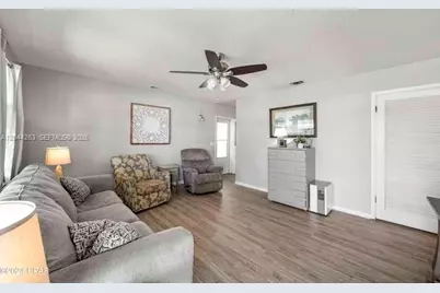 61 Oak Ave, Panama City, FL 32456 - MLS A12044263 - Coldwell Banker