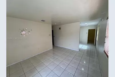 2428 NW 82nd St #2428, Miami, FL 33147 - Photo 2